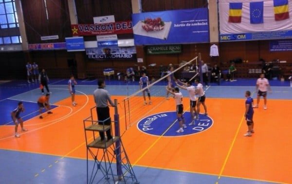 Unirea Dej conduce la general Știința Explorări, scor 2-0 volei-unirea-dej